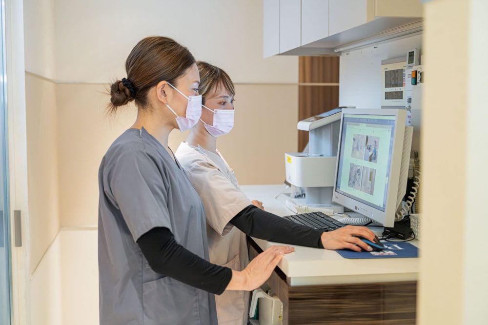 入職後しばらくは、担当の先輩がつく